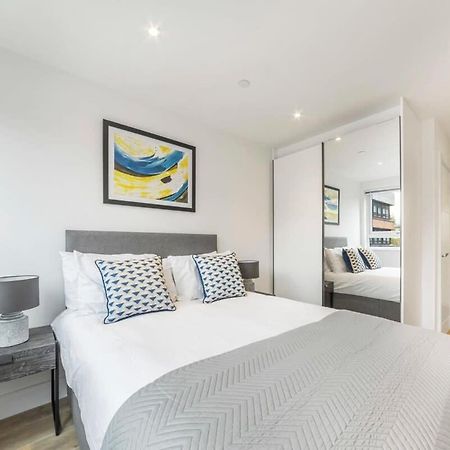 Spacious And Bright Studio In East Grinstead Exterior photo